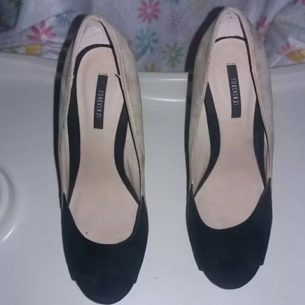 PUMPS FOREVER 21